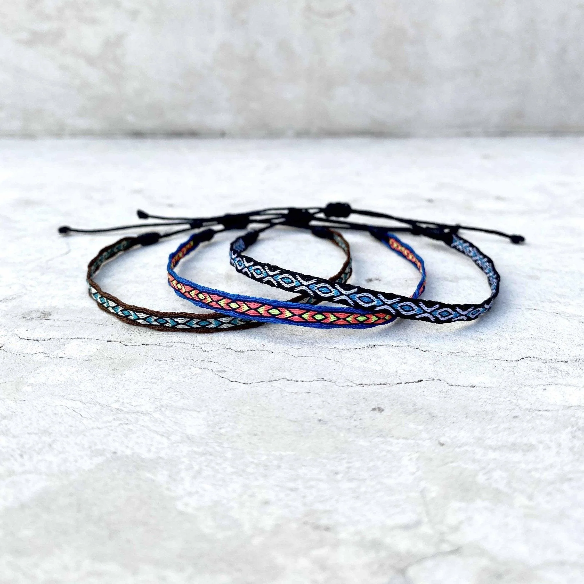 Handmade Purnama Bracelet (Black/White) - Image 4