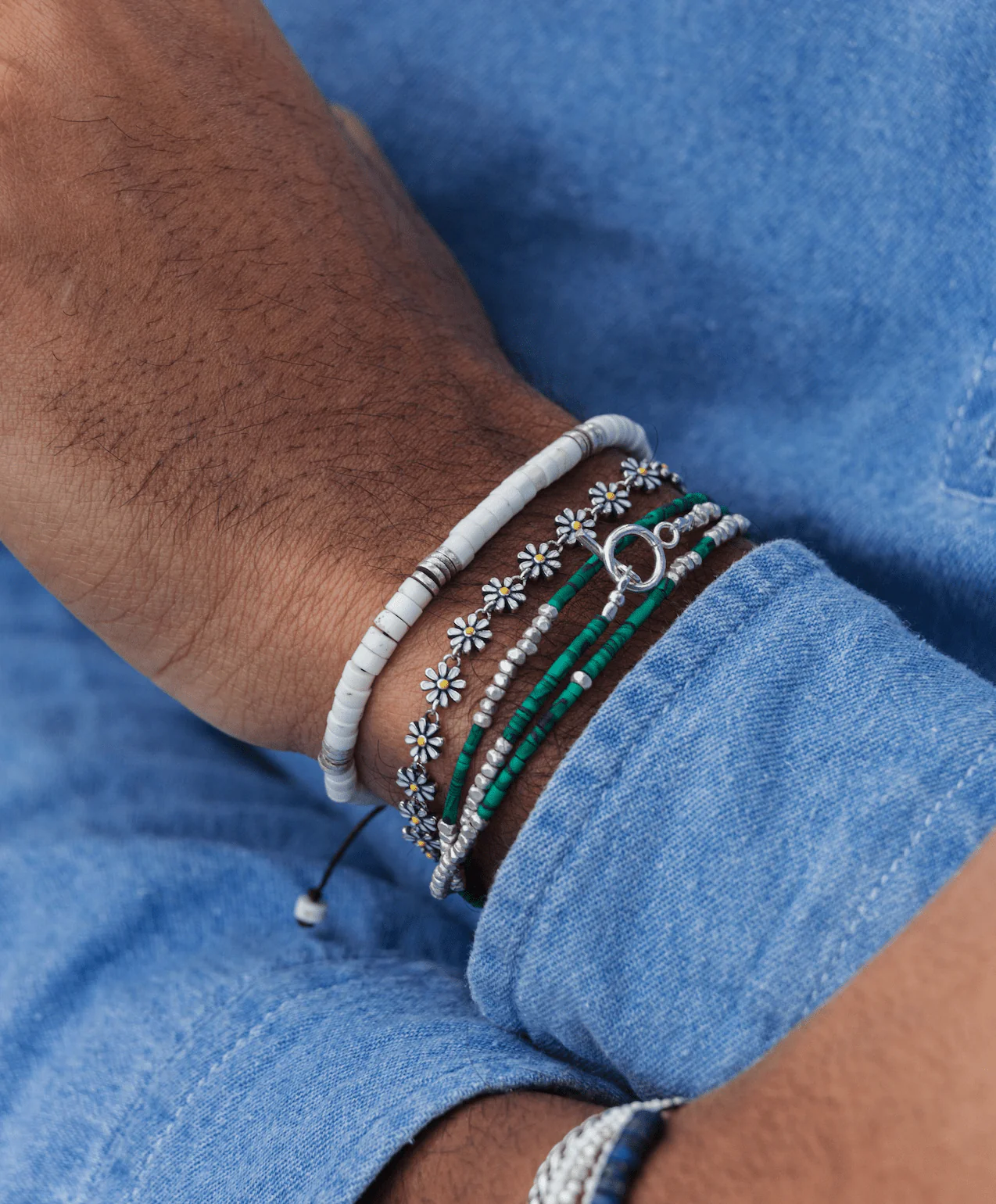 Magnesite And Sterling Silver Disc Beads Bracelet - Image 3