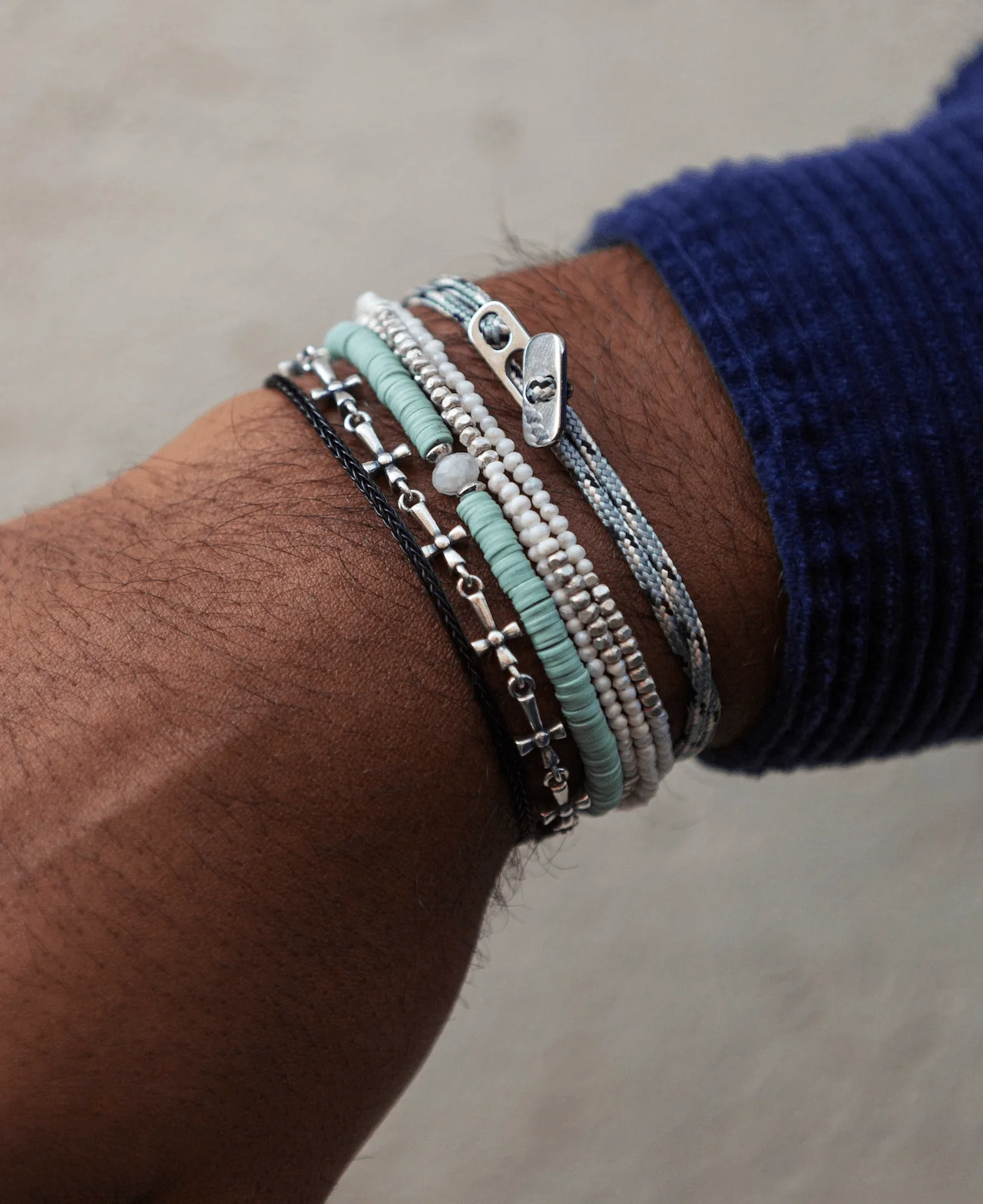 Sailing Cord Bracelet With Silver Clasp (Grey/Black) - Image 2